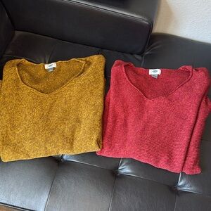 Bundle of 2 Old Navy Marled V-Neck Tunic Sweaters